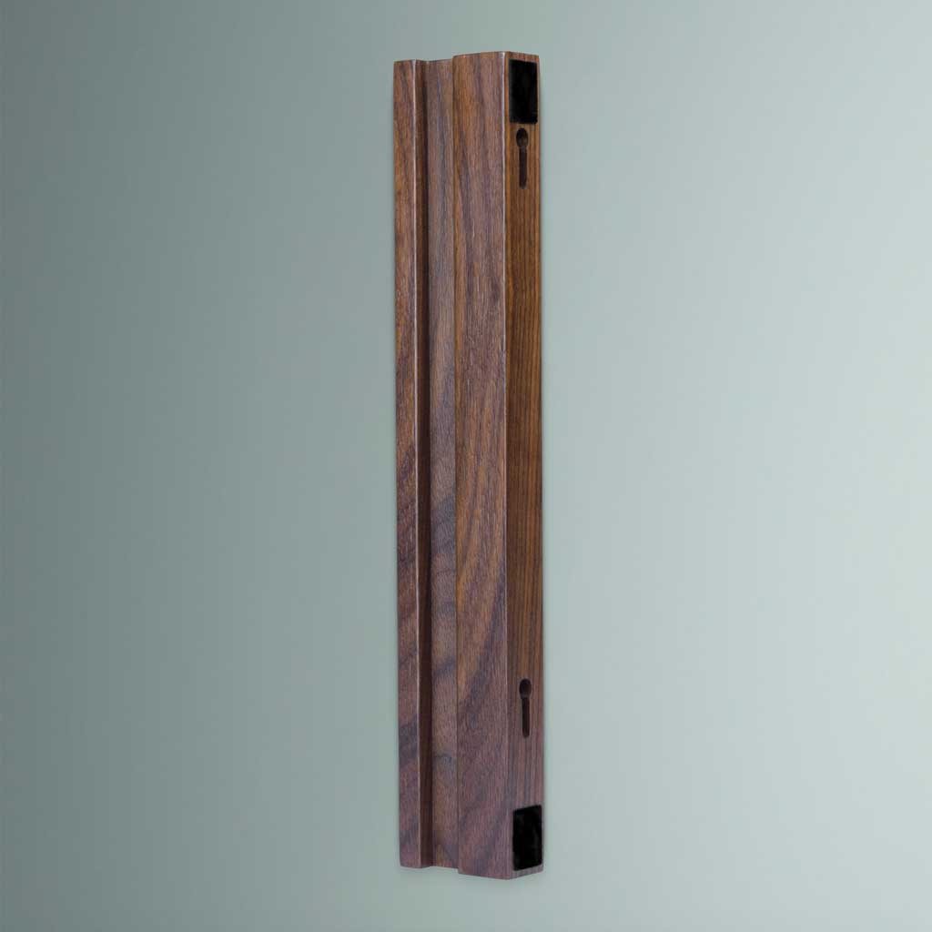 optage audio record display shelf standing